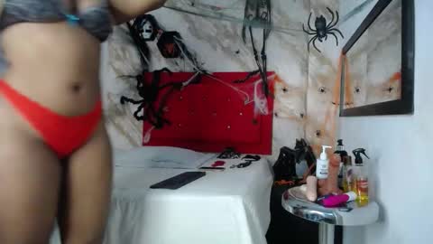 Snapshot of issa__love chatting on November 5, 2025, 12:49 pm issa online show from November 5, 2025, 12:49 pm