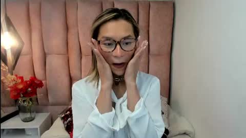 ISSA MILF online show from July 9, 2026, 1:26 pm
