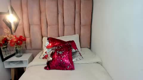 ISSA MILF online show from July 10, 2026, 4:09 pm