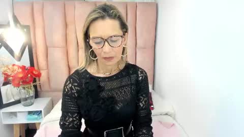 ISSA MILF online show from July 16, 2026, 4:13 pm