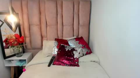 ISSA MILF online show from July 17, 2026, 1:51 pm