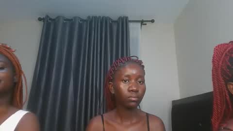 Snapshot of issa_sky1 chatting on December 14, 2025, 10:58 pm Sky online show from December 14, 2025, 10:58 pm