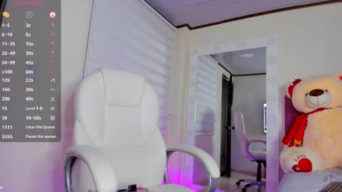 Isa  online show from September 22, 2025, 10:45 pm