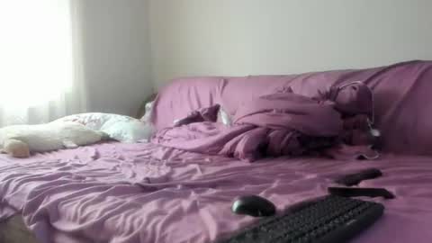Snapshot of issabelle_69 chatting on June 14, 2026, 4:47 am Issabelle online show from June 14, 2026, 4:47 am