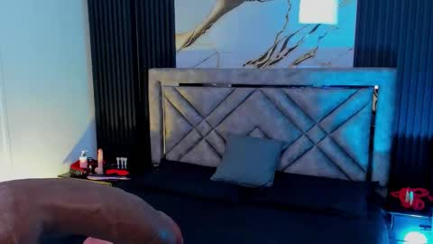 Issafoxx online show from October 7, 2025, 11:40 am