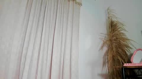 Snapshot of issagodiva chatting on October 11, 2025, 1:38 am . . . . online show from October 11, 2025, 1:38 am