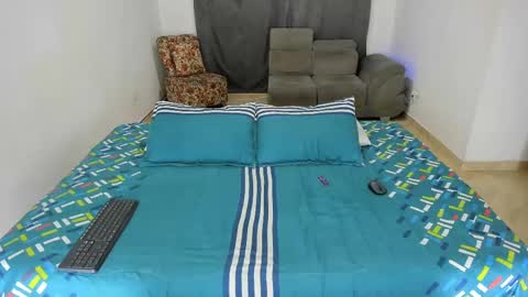 Isabella  online show from February 22, 2025, 5:23 am