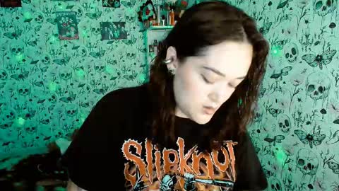 Snapshot of issis_demon chatting on March 16, 2026, 3:56 am Yiz online show from March 16, 2026, 3:56 am