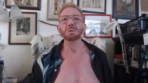 Snapshot of isubmissiveslut chatting on June 8, 2026, 9:59 pm ImYourBitch online show from June 8, 2026, 9:59 pm
