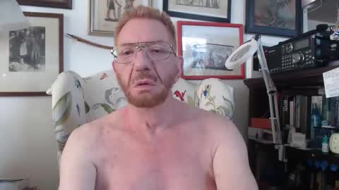Snapshot of isubmissiveslut chatting on June 9, 2026, 6:19 pm ImYourBitch online show from June 9, 2026, 6:19 pm