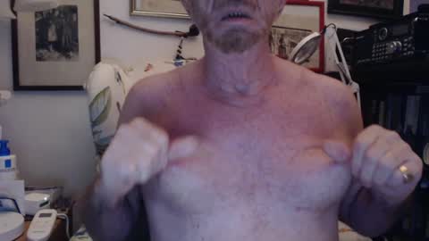 Snapshot of isubmissiveslut chatting on June 19, 2026, 3:55 am ImYourBitch online show from June 19, 2026, 3:55 am