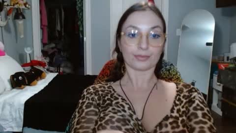Bella Bloom online show from February 3, 2025, 7:51 am