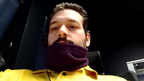 Snapshot of italianbigboy93 chatting on October 12, 2025, 9:19 am italianbigboy93 online show from October 12, 2025, 9:19 am