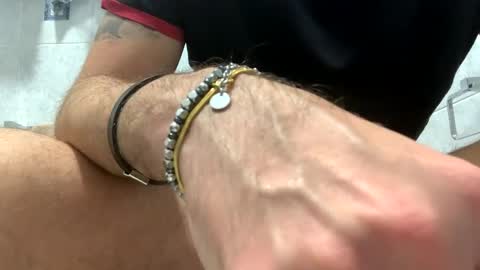 Snapshot of italianbigcock91 chatting on January 5, 2025, 9:05 am italianbigcock91 online show from January 5, 2025, 9:05 am