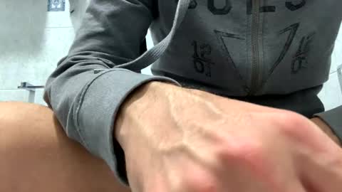 Snapshot of italianbigcock91 chatting on November 11, 2025, 8:09 pm italianbigcock91 online show from November 11, 2025, 8:09 pm