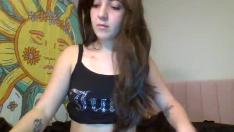 Snapshot of italiankittyx chatting on November 18, 2025, 3:45 am ItalianKitty online show from November 18, 2025, 3:45 am