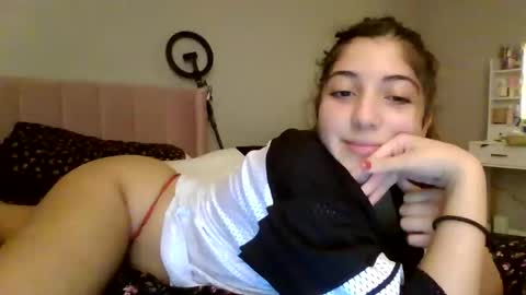 Snapshot of italiankittyx chatting on December 16, 2025, 1:54 am ItalianKitty online show from December 16, 2025, 1:54 am