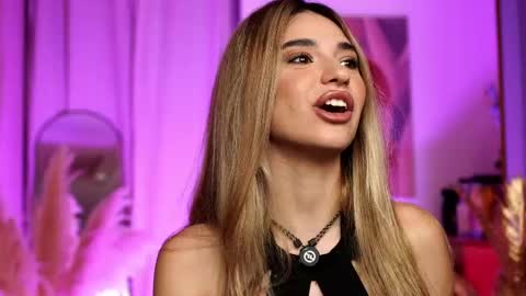 Snapshot of italy_baby chatting on May 4, 2026, 6:48 pm italy_baby online show from May 4, 2026, 6:48 pm