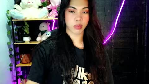 Snapshot of its_chloe20 chatting on June 6, 2026, 12:43 pm its_chloe20 online show from June 6, 2026, 12:43 pm