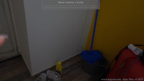 Snapshot of its_jessi chatting on December 4, 2024, 7:56 pm Jessi online show from December 4, 2024, 7:56 pm