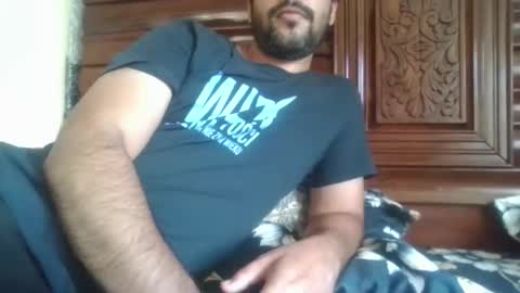 Snapshot of its_me_2323 chatting on May 25, 2026, 5:24 am its_me_2323 online show from May 25, 2026, 5:24 am