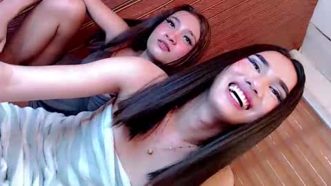 Snapshot of its_me_luna1111 chatting on June 11, 2026, 12:32 am its_me_luna1111 online show from June 11, 2026, 12:32 am