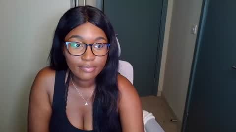 Snapshot of itsanna_b chatting on July 2, 2026, 2:22 am itsanna_b online show from July 2, 2026, 2:22 am