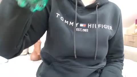 Snapshot of itsbustymommy chatting on November 9, 2025, 4:27 pm Busty mommy online show from November 9, 2025, 4:27 pm