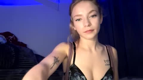 Danielle Rose online show from May 22, 2026, 2:19 am