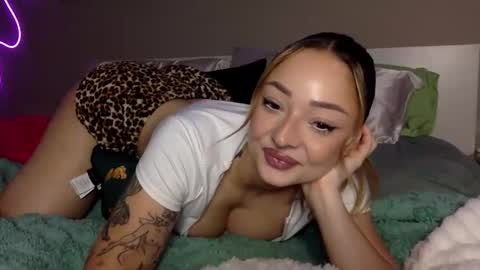 Snapshot of itsduchess chatting on December 19, 2025, 1:23 am Duchess online show from December 19, 2025, 1:23 am