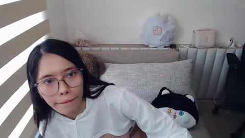 itskittyy online show from November 2, 2025, 2:03 am