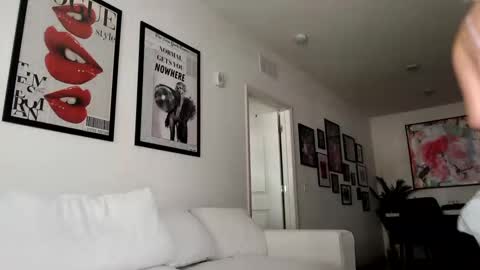 Snapshot of itsmealexisrae chatting on October 9, 2025, 4:05 pm Alexis Rae online show from October 9, 2025, 4:05 pm