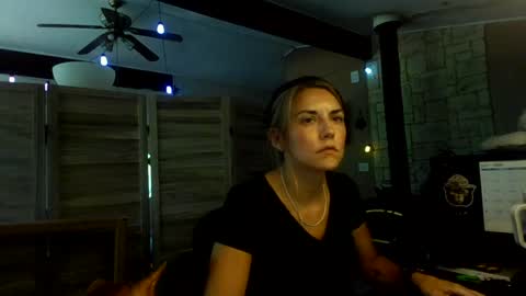 Snapshot of itsmesophie_x chatting on July 8, 2026, 4:44 pm ItsMeSophie X online show from July 8, 2026, 4:44 pm