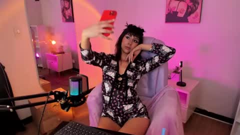 itsmroom online show from May 2, 2026, 4:28 am
