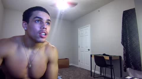 Snapshot of itstarzan chatting on December 17, 2024, 4:32 pm TARZAN online show from December 17, 2024, 4:32 pm