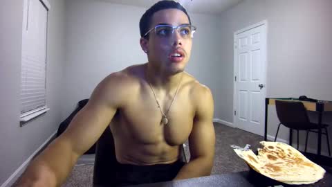 Snapshot of itstarzan chatting on December 18, 2024, 1:48 am TARZAN online show from December 18, 2024, 1:48 am