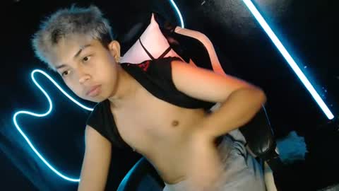 Snapshot of itsyourcummerboy_xx chatting on July 8, 2026, 2:54 pm Kyle online show from July 8, 2026, 2:54 pm