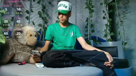 Snapshot of itszairen chatting on May 24, 2026, 3:55 am itszairen online show from May 24, 2026, 3:55 am
