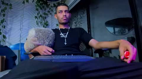 itszairen online show from July 13, 2026, 4:04 am