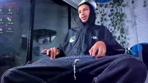 itszairen online show from July 28, 2026, 3:57 am