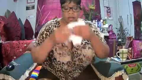 itumeleng74 online show from September 28, 2025, 5:35 am