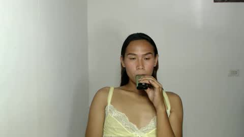Snapshot of itz_me_crystal chatting on June 9, 2026, 2:45 am itz_me_crystal online show from June 9, 2026, 2:45 am