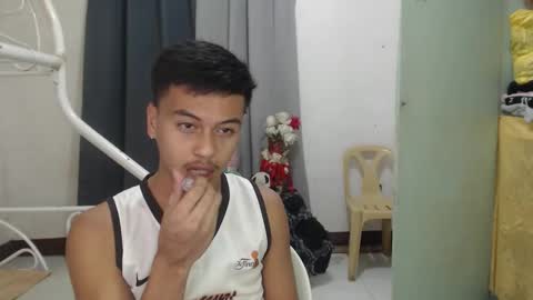 Snapshot of itzme_jhonfred chatting on May 11, 2026, 12:22 pm Jhonfred online show from May 11, 2026, 12:22 pm