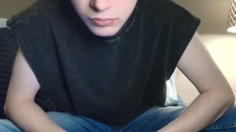 itzzk3nt online show from April 28, 2026, 3:11 am
