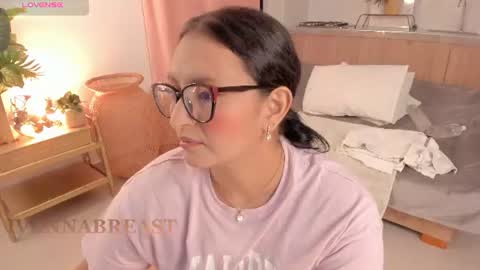 Snapshot of ivannabreastoficial chatting on June 27, 2026, 12:15 am Ivannabreast online show from June 27, 2026, 12:15 am