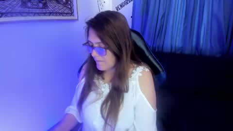 Snapshot of ivette_shaira chatting on June 10, 2026, 6:18 pm IVETTE online show from June 10, 2026, 6:18 pm