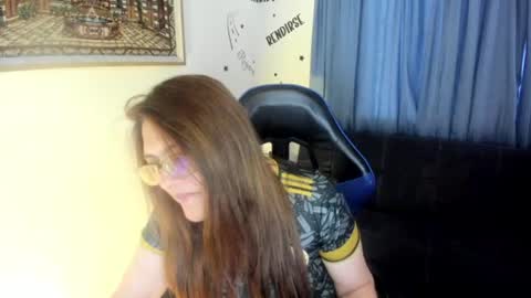 Snapshot of ivette_shaira chatting on July 7, 2026, 12:09 pm IVETTE online show from July 7, 2026, 12:09 pm