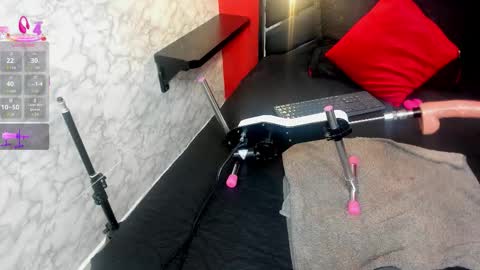 Ivis  online show from December 17, 2025, 3:12 am