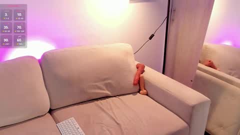 Ivon online show from September 23, 2025, 2:25 am