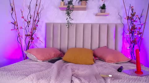 Ivone Adams online show from February 1, 2025, 10:26 am